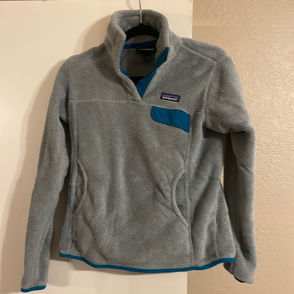 Patagonia grey and turquoise size small, like new